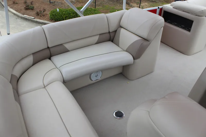 Slide: The Image of Silver Wave 230 ISLAND LP 2017 - 12