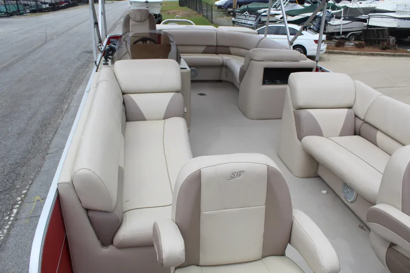 Slide: The Image of Silver Wave 230 ISLAND LP 2017 - 16