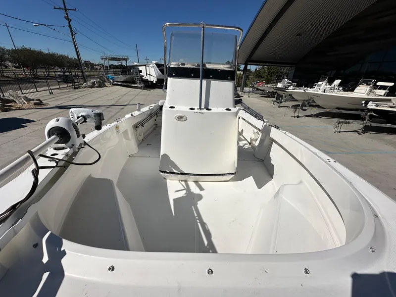 Slide: The Image of Boston Whaler Outrage 18 2000 - 11