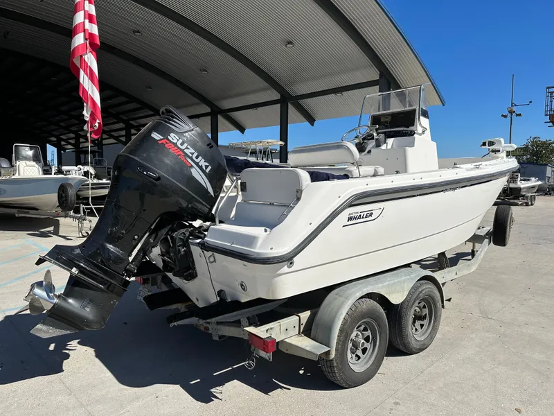 Slide: The Image of Boston Whaler Outrage 18 2000 - 2