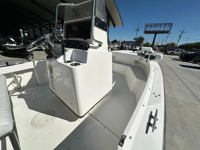Slide: The Image of Boston Whaler Outrage 18 2000 - 9