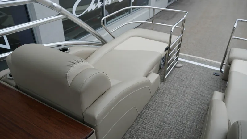 Slide: The Image of Bennington 2875QCW 2014 - 18