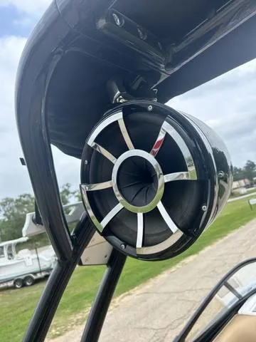 Slide: The Image of 2019 Moomba Makai™ boat speaker with sleek chrome design. - 17