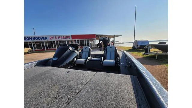 Slide: The Image of Phoenix Bass Boat 721 Pro XP SC 2022 - 6