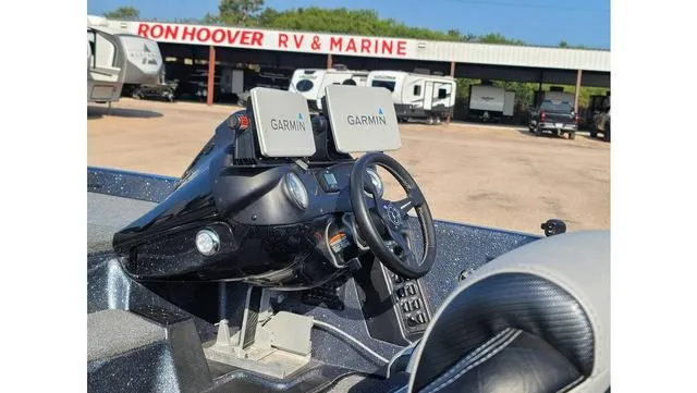 Slide: The Image of Phoenix Bass Boat 721 Pro XP SC 2022 - 7