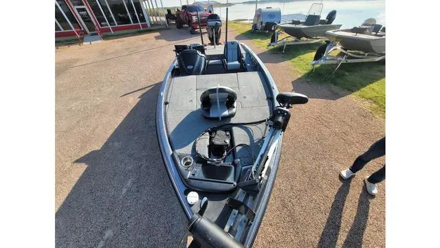 Slide: The Image of Phoenix Bass Boat 721 Pro XP SC 2022 - 8