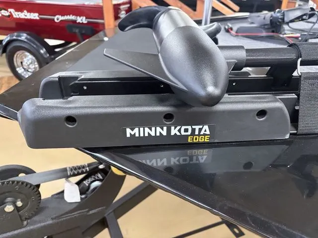 Slide: The Image of Tracker Pro Team 175 2025 - 10