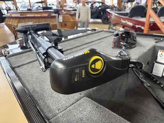 Slide: The Image of Tracker Pro Team 175 2025 - 12