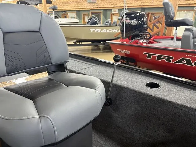 Slide: The Image of Tracker Pro Team 175 2025 - 22