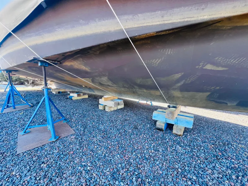 Slide: The Image of Carver 42 Cockpit Motor Yacht 1987 - 2