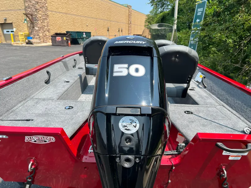 Slide: The Image of Tracker Pro Guide V-16 SC 2025 - 77