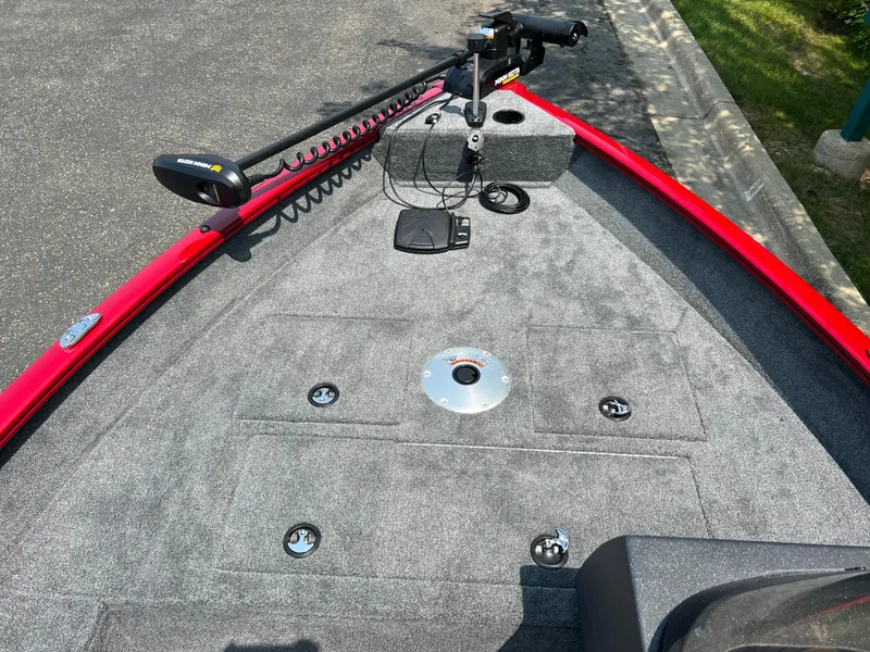 Slide: The Image of Tracker Pro Guide V-16 SC 2025 - 78