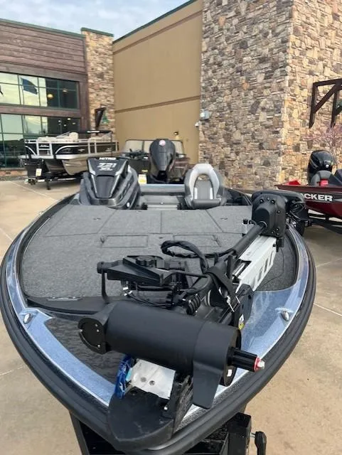 Slide: The Image of 2025 Nitro Z21 XL Pro boat displayed outdoors, featuring sleek design and advanced equipment. - 5