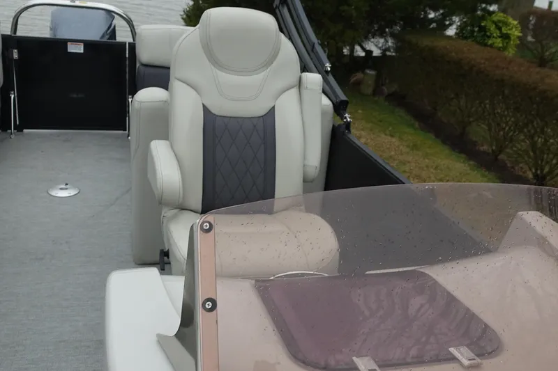 Slide: The Image of Luxurious seating on 2021 Starcraft SLS 5 DC boat with sleek design and comfort. - 15