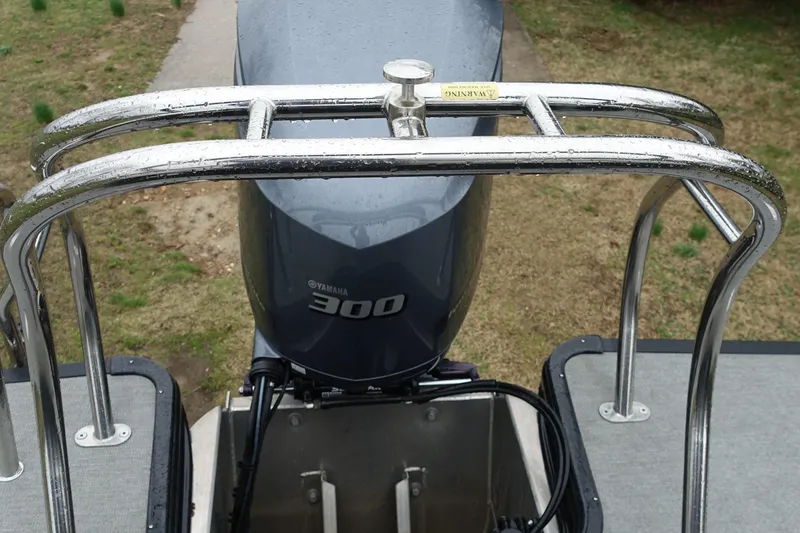 Slide: The Image of 2021 Starcraft SLS 5 DC boat with Yamaha 300 engine, rear view. - 22