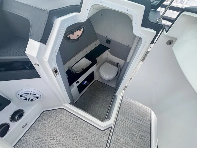 Slide: The Image of Cobalt R8 Outboard 2022 - 11