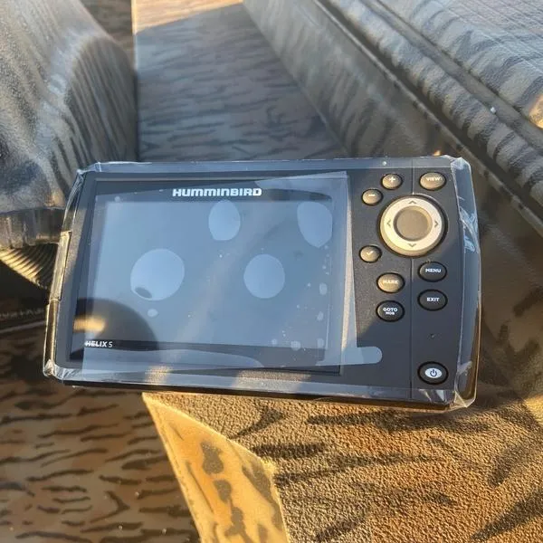 Slide: The Image of Humminbird Helix 5 fish finder on Xpress XP200 boat, 2024 model. - 10