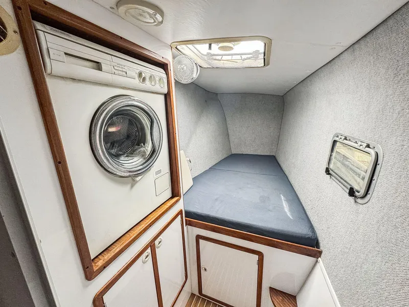 Slide: The Image of Manta 42 MkII 2000 - 50