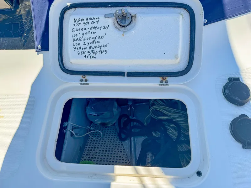 Slide: The Image of Manta 42 MkII 2000 - 56