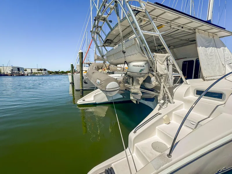 Slide: The Image of Manta 42 MkII 2000 - 75