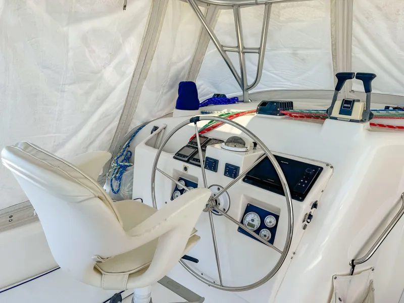 Slide: The Image of Manta 42 MkII 2000 - 76