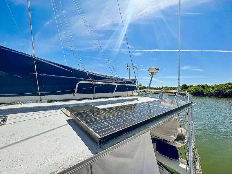 Slide: The Image of Manta 42 MkII 2000 - 77