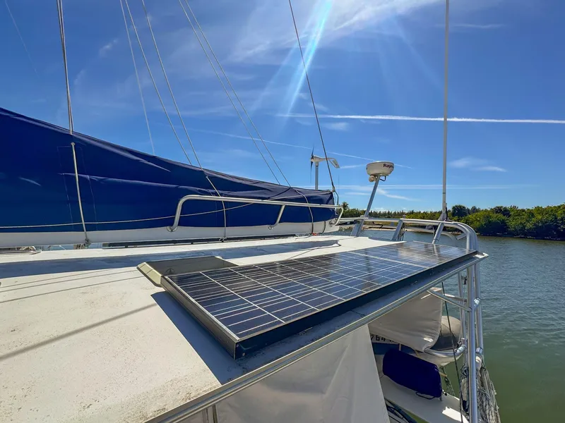 Slide: The Image of Manta 42 MkII 2000 - 84