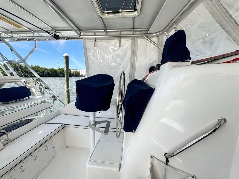 Slide: The Image of Manta 42 MkII 2000 - 85