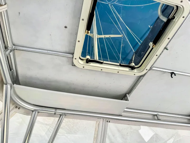 Slide: The Image of Manta 42 MkII 2000 - 86