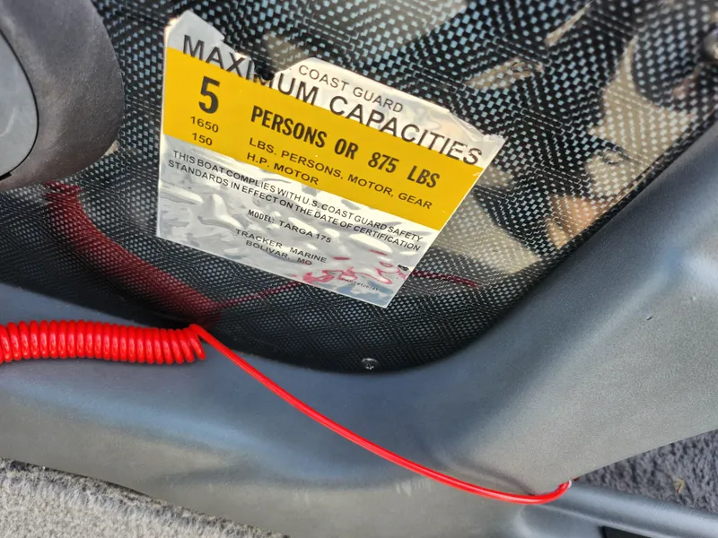 Slide: The Image of 2007 Tracker Targa 175 SC capacity label, maximum 5 persons or 875 lbs. - 15