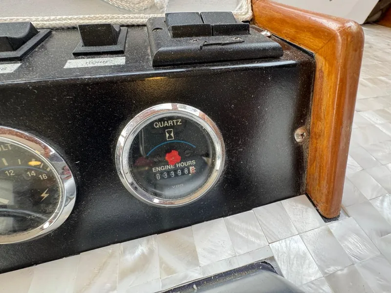 Slide: The Image of Engine hour meter on 1989 Prima 52 Cockpit Motor Yacht dashboard. - 28