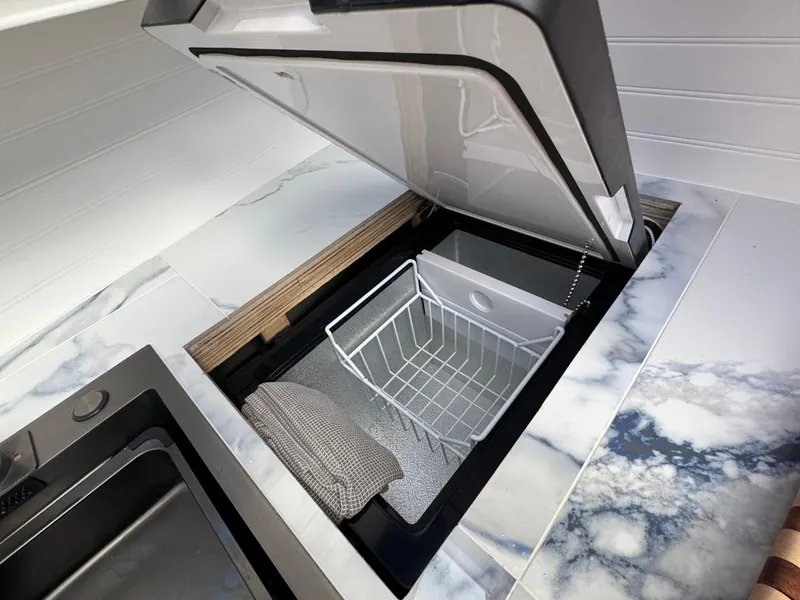 Slide: The Image of Prima 52 Cockpit Motor Yacht 1989 - 50