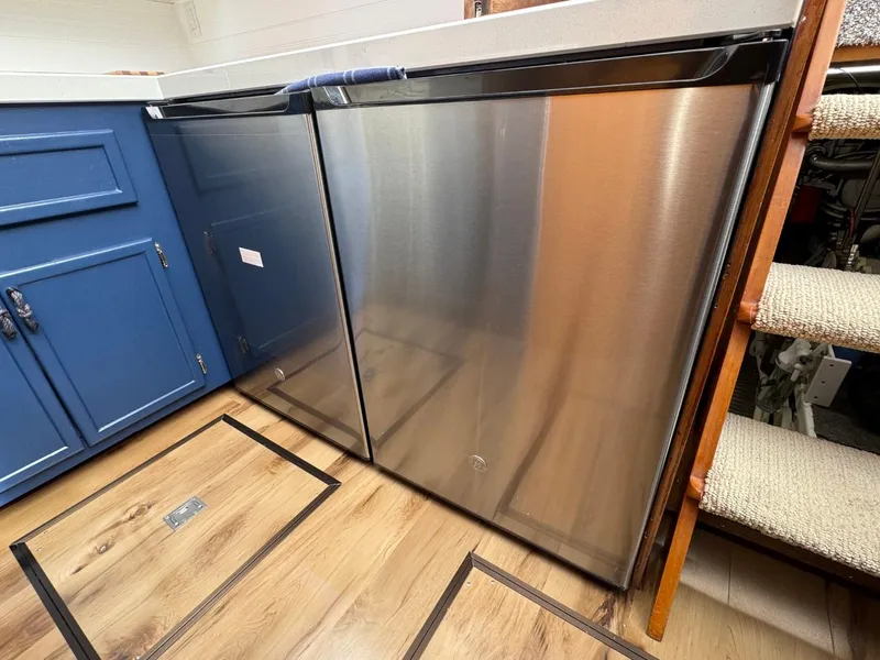 Slide: The Image of Prima 52 Cockpit Motor Yacht 1989 - 53