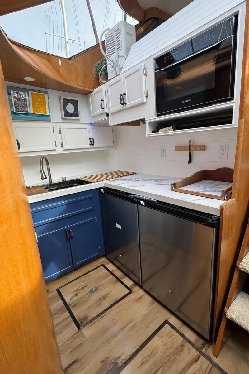 Slide: The Image of Prima 52 Cockpit Motor Yacht 1989 - 59