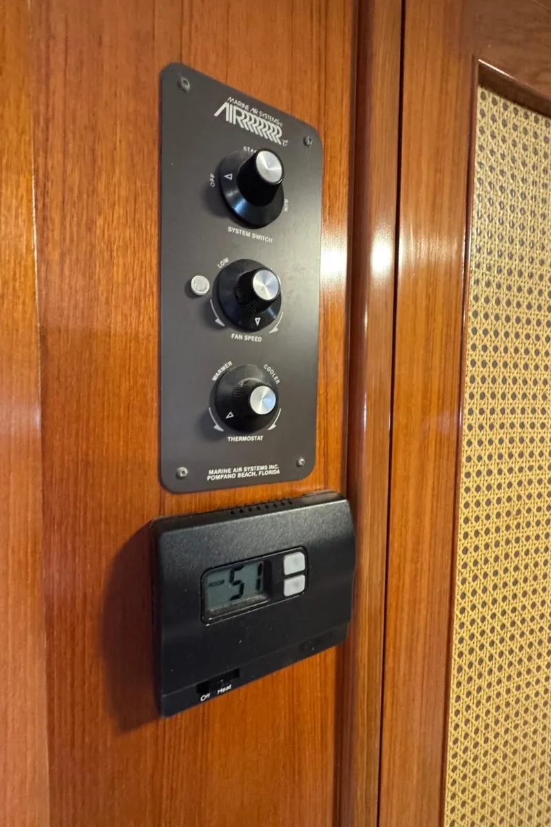 Slide: The Image of Prima 52 Cockpit Motor Yacht 1989 - 78