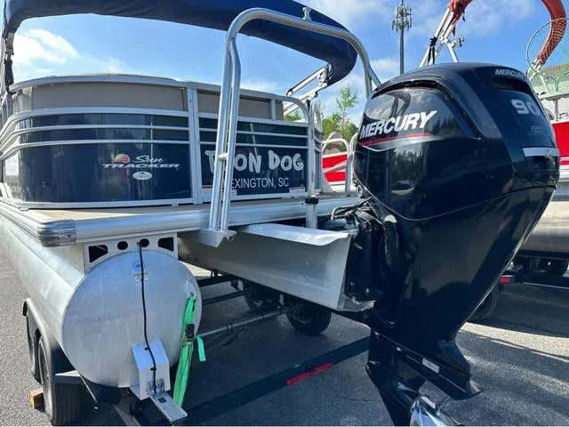 Slide: The Image of 2021 Sun Tracker Party Barge 20 DLX with Mercury 90 HP outboard motor. - 6