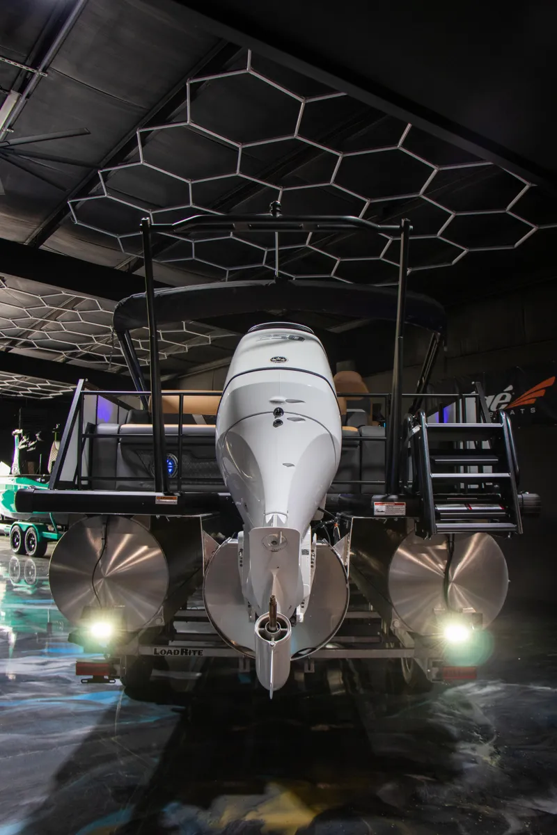 Slide: The Image of 2025 Viaggio Lago Z-S futuristic vehicle with hexagonal design elements and advanced technology. - 7