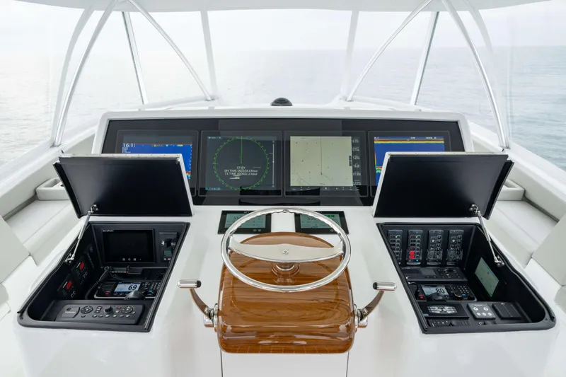 Slide: The Image of Viking 82 Convertible Helm - 9