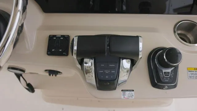 Slide: The Image of Boston Whaler 380 Outrage 2018 - 11