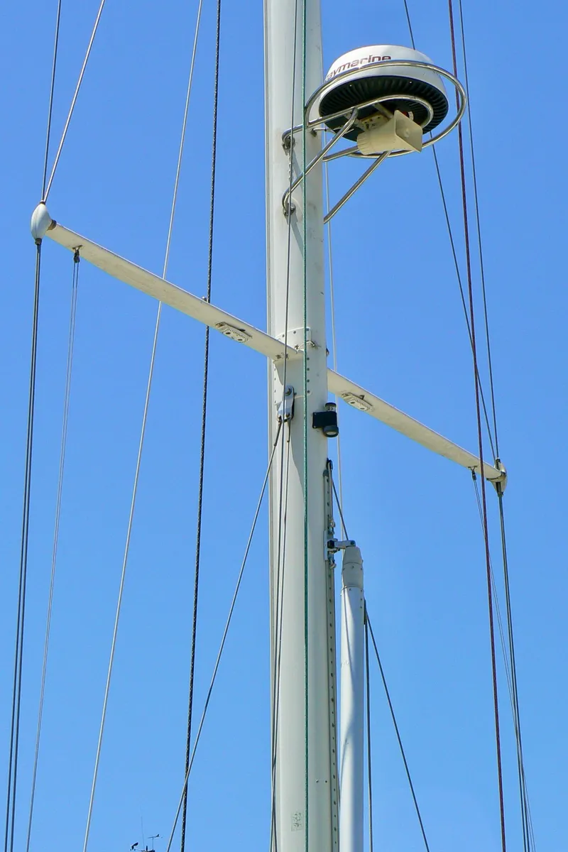 Slide: The Image of Sailboat Pacific Seacraft 40 Voyagemaker 1999 against a blue sky. - 47