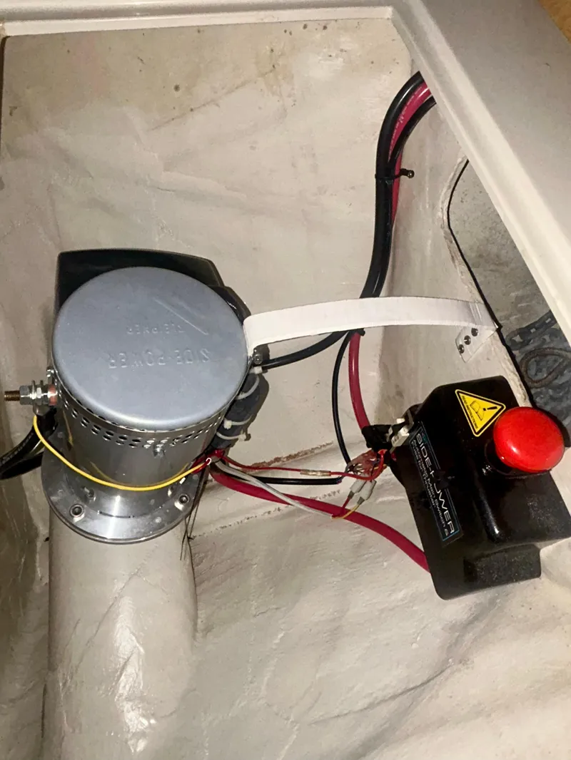 Slide: The Image of Pacific Seacraft 40 1999 - 52