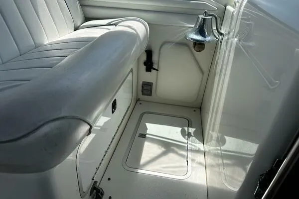 Slide: The Image of Sea Ray 400 Express Cruiser 1996 - 54