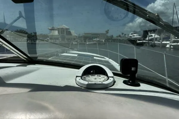 Slide: The Image of Sea Ray 400 Express Cruiser 1996 - 57