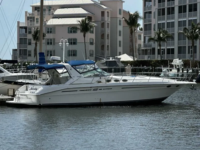 Slide: The Image of Sea Ray 400 Express Cruiser 1996 - 60