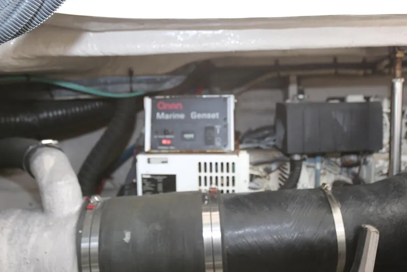 Slide: The Image of Sea Ray 420 Sundancer 2003 - 101