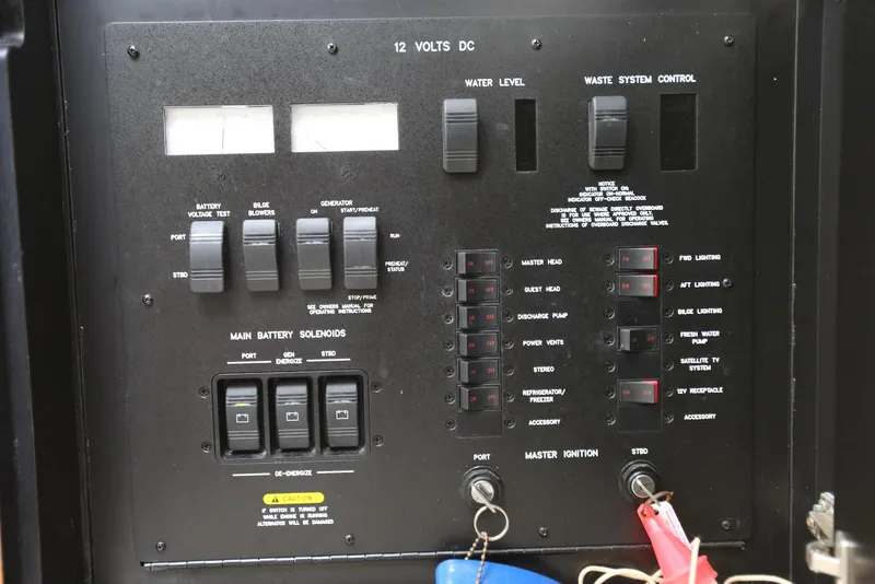 Slide: The Image of Sea Ray 420 Sundancer 2003 - 54