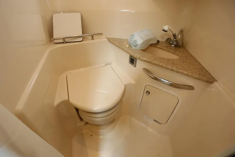 Slide: The Image of Sea Ray 420 Sundancer 2003 - 56