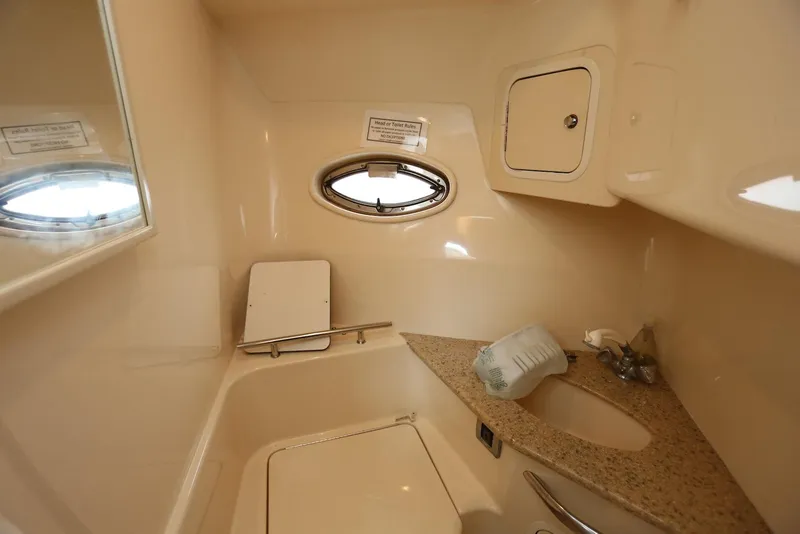 Slide: The Image of Sea Ray 420 Sundancer 2003 - 57