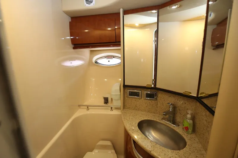 Slide: The Image of Sea Ray 420 Sundancer 2003 - 68