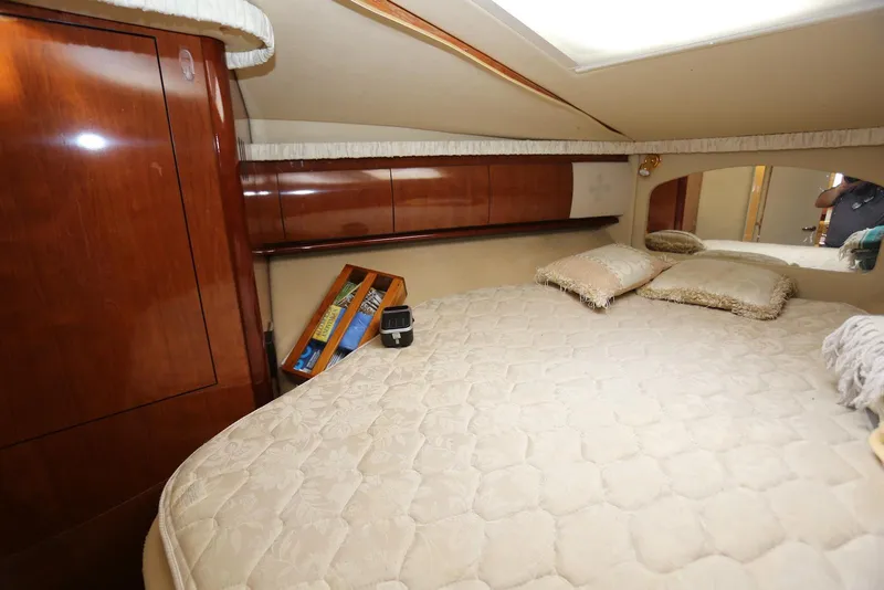 Slide: The Image of Sea Ray 420 Sundancer 2003 - 69